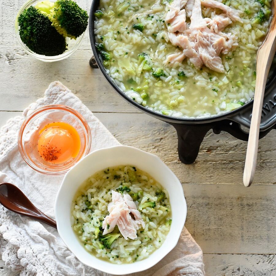 コンビニ食材 サラダチキンとブロッコリー雑炊 お手軽 胃疲れリセット 風邪予防 生姜入り 暮らしニスタ