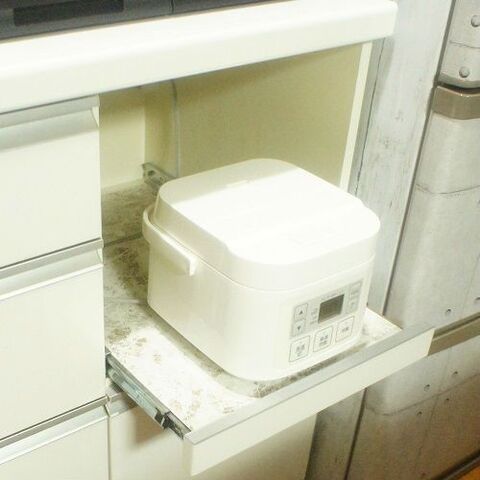 貼るだけ 食器棚の炊飯器置き場のプチリメイク 暮らしニスタ 貼るだけ 食器棚の炊飯器置き場のプチリメイク 暮らしニスタ