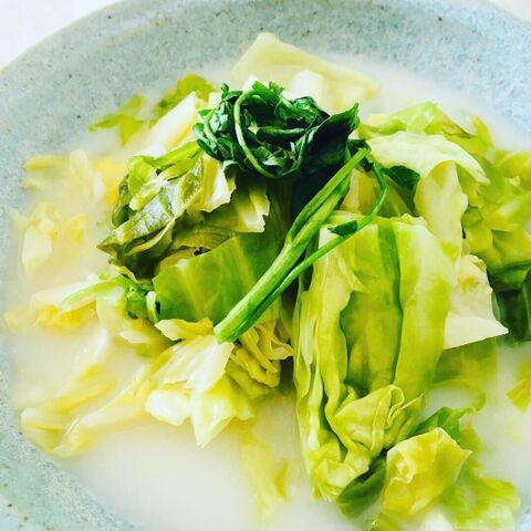 まるまる春キャベツとクレソンのフライパン蒸し 暮らしニスタ