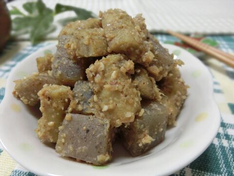 ほっとする箸休め ごぼうとこんにゃくのごま味噌炒め 暮らしニスタ