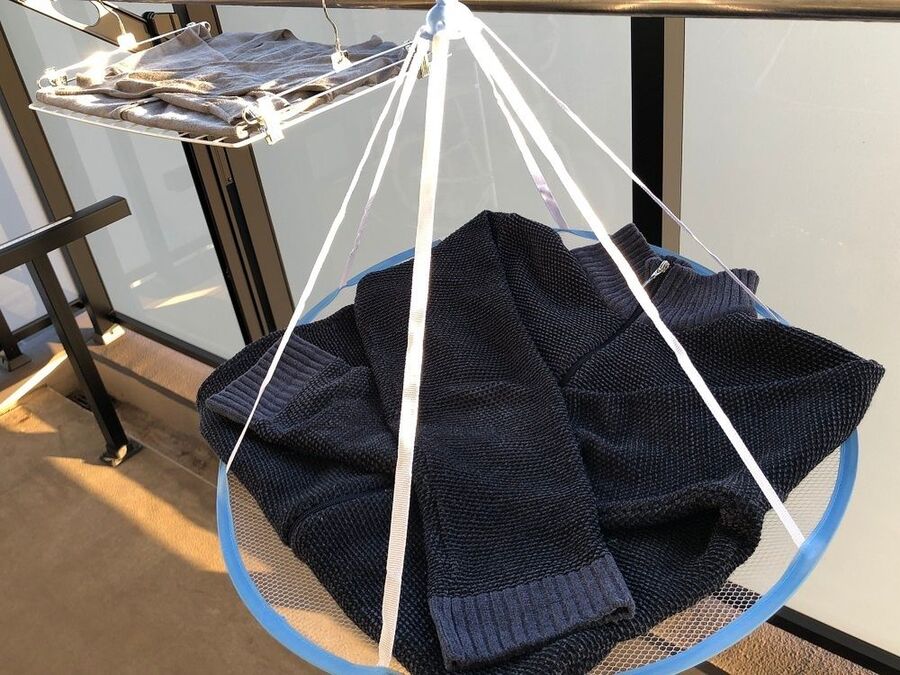 100均の 型くずれ防止平干しネット でお気に入りのセーターを干そう 暮らしニスタ 100均の 型くずれ防止平干しネット でお気に入りのセーターを干そう 暮らしニスタ