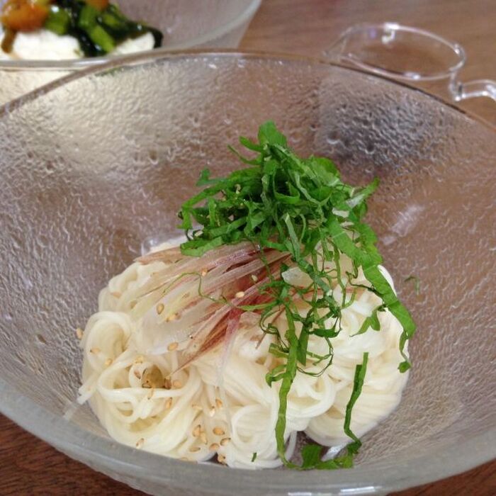 みょうがの切り方は料理によって使い分けを 下準備やおすすめレシピも紹介 暮らしニスタ