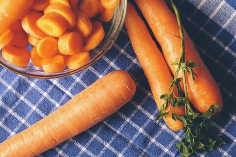 人参を上手に冷凍保存するには 冷凍するコツとおいしいレシピをご紹介 暮らしニスタ 人参を上手に冷凍保存するには 冷凍するコツとおいしいレシピをご紹介 暮らしニスタ