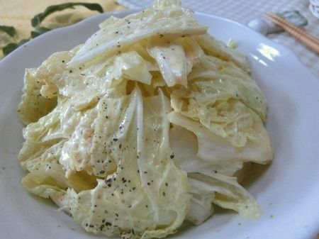 包丁いらず☆　抱えて食べたい♪　ちぎり白菜のサラダ