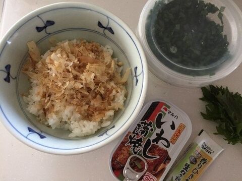 簡単だけどおいしい いわしのかば焼き缶でひつまぶし風だし茶漬け 暮らしニスタ
