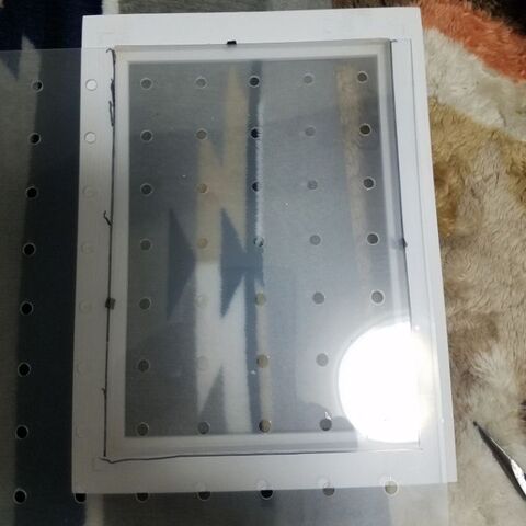 100均リメイク 切って貼るだけ のピアスの壁面収納フレーム 暮らしニスタ 100均リメイク 切って貼るだけ のピアスの壁面収納フレーム 暮らしニスタ