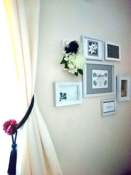 100均フォトフレームで思い出グッズを見せる収納