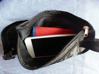 ダイソー 散歩 海外旅行にも 2ポケット薄型ウエストポーチ 暮らしニスタ ダイソー 散歩 海外旅行にも 2ポケット薄型ウエストポーチ 暮らしニスタ