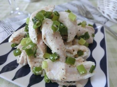 オリーブオイル香る ささみと小ねぎのチーズサラダ 暮らしニスタ