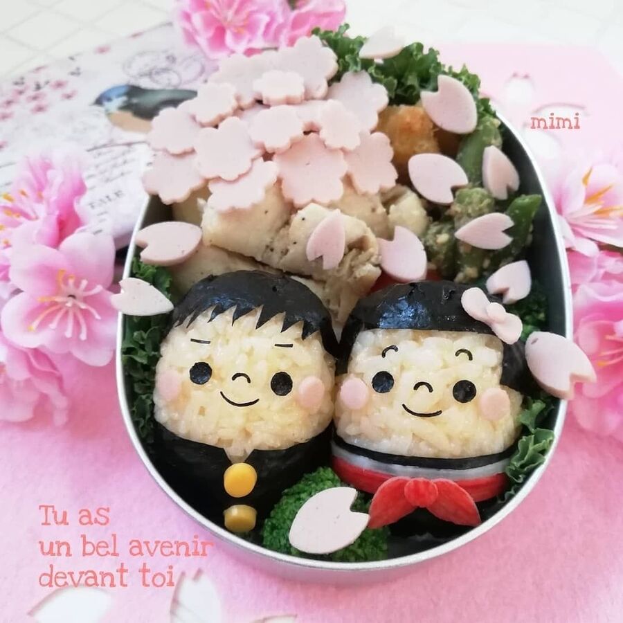 桜の木の下で おめでとう 卒業弁当 暮らしニスタ