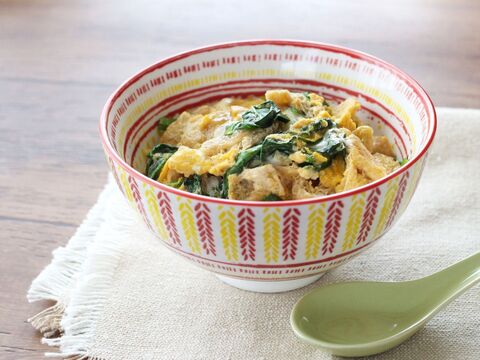 じゅわっとしみ出る油揚げとほうれん草の卵とじ丼 簡単朝食やランチに 暮らしニスタ