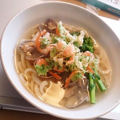 春味 生青さと生桜海老のかき揚げのっけ浅蜊と菜の花のうどん 暮らしニスタ 春味 生青さと生桜海老のかき揚げのっけ浅蜊と菜の花のうどん 暮らしニスタ