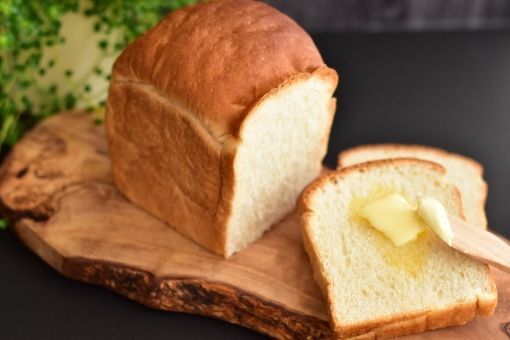 食パンの冷凍保存の方法や保存期間は 冷凍 解凍で賞味期限の短さを克服 暮らしニスタ