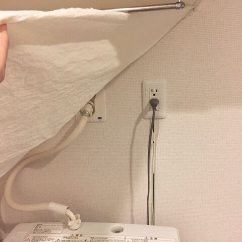 洗濯機のコードとホースを目隠しでスッキリ 暮らしニスタ 洗濯機のコードとホースを目隠しでスッキリ 暮らしニスタ