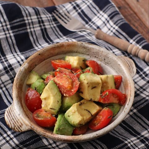 アボカドトマトのわさび海苔和え 暮らしニスタ