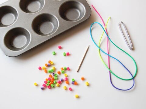 アイロンビーズでできちゃう北欧花モチーフヘアゴム 作り方とその他デザイン 暮らしニスタ アイロンビーズでできちゃう北欧花モチーフヘアゴム 作り方とその他デザイン 暮らしニスタ