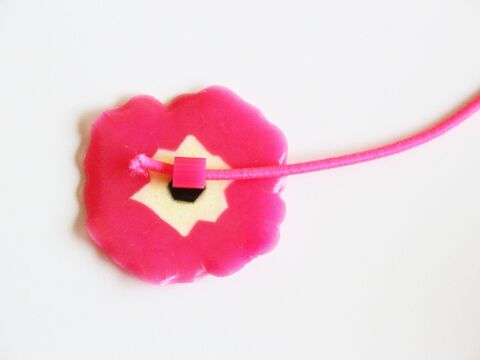 アイロンビーズでできちゃう北欧花モチーフヘアゴム 作り方とその他デザイン 暮らしニスタ アイロンビーズでできちゃう北欧花モチーフヘアゴム 作り方とその他デザイン 暮らしニスタ