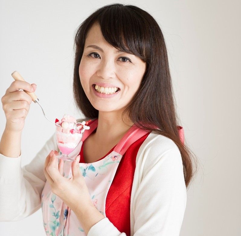 発売初日にジャンル1位！『あやぺこのプチかわスイーツ』待望の発売