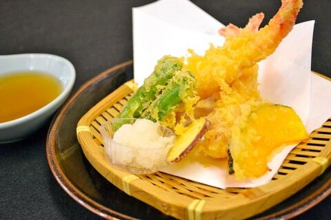 サクサク衣の絶品天ぷらを家庭で作るコツ 美味しく揚げるコツを伝授 暮らしニスタ サクサク衣の絶品天ぷらを家庭で作るコツ 美味しく揚げるコツを伝授 暮らしニスタ