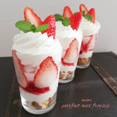 どんどんどんどん！入れるだけ♪苺パフェ