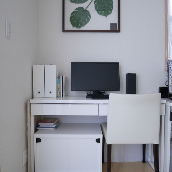 IKEA」の「BESTÅ ベストー」でつくる快適なワークスペース収納｜収納術 