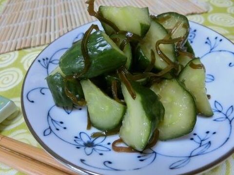 ポリ袋で一晩がウマい きゅうりの塩昆布わさび浅漬け 暮らしニスタ