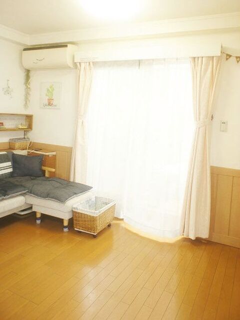 リビングの天井を高く見せる 簡単 タッセルの位置を変更するだけ 暮らしニスタ リビングの天井を高く見せる 簡単 タッセルの位置を変更するだけ 暮らしニスタ