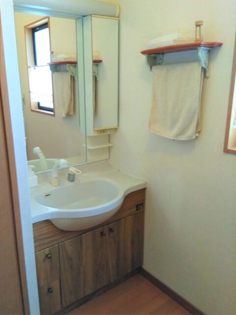 既製品の洗面台をリメイクシートでイメチェン 暮らしニスタ 既製品の洗面台をリメイクシートでイメチェン 暮らしニスタ