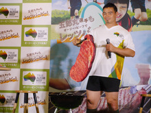 五郎丸選手が新CMに登場！オージー・ビーフで元気になろう♪