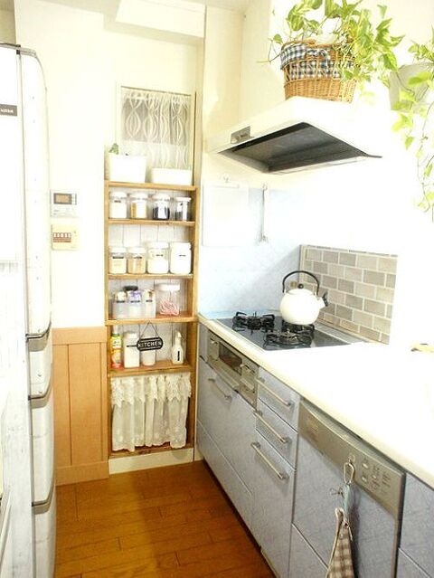 キッチン収納の見直しとカフェカーテンの変更 油飛び対策 暮らしニスタ キッチン収納の見直しとカフェカーテンの変更 油飛び対策 暮らしニスタ