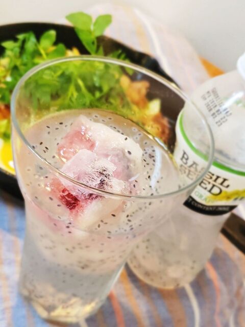 ベリー入り強炭酸氷 In Daisoのバジルシードドリンク 暮らしニスタ ベリー入り強炭酸氷 In Daisoのバジルシードドリンク 暮らしニスタ