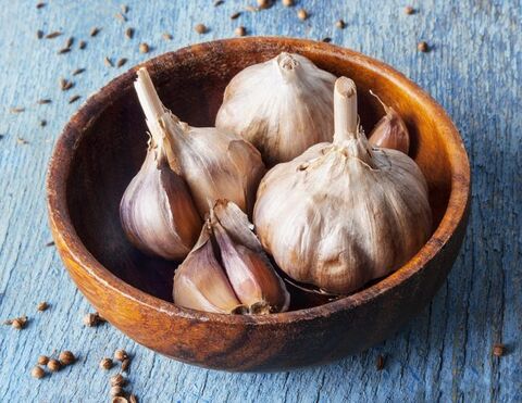 の 臭い 飲み物 ニンニク を 消す