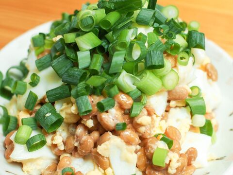 どうしてもホカホカご飯が食べたいけど食べられない時に ゆで卵の納豆和え のレシピ 暮らしニスタ