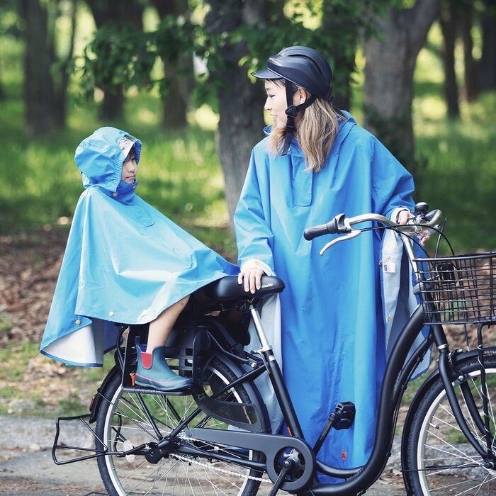 雨の日の園児の自転車送迎。レインポンチョで快適に！