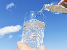 炭酸水の作り方は？おうちで簡単＆安く作れる方法をご紹介