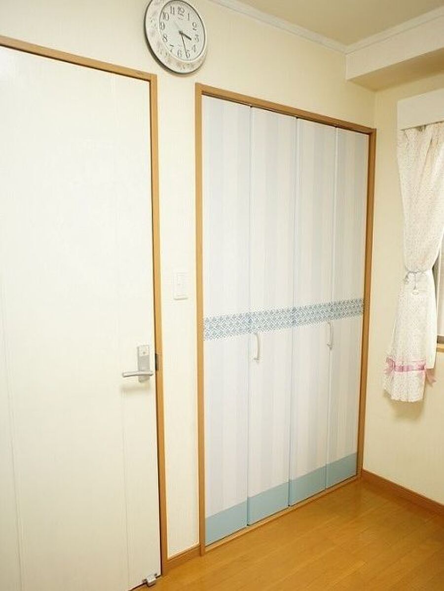 100円で簡単に廻縁を真っ白に セリアの布テープが最強 暮らしニスタ 100円で簡単に廻縁を真っ白に セリアの布テープが最強 暮らしニスタ