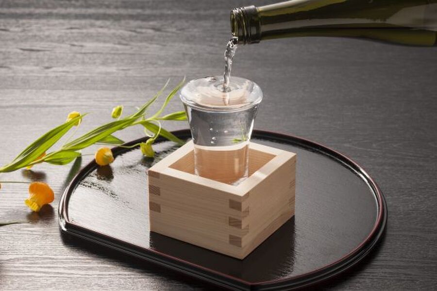 日本酒一合ってどのぐらい アルコール量とカロリーを知ろう 暮らしニスタ 日本酒一合ってどのぐらい アルコール量とカロリーを知ろう 暮らしニスタ