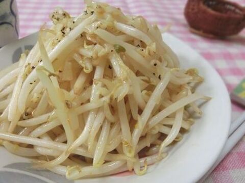 もやしだけなのにお箸が止まらない もやしのにんにくオイスター炒め 暮らしニスタ もやしだけなのにお箸が止まらない もやしのにんにくオイスター炒め 暮らしニスタ