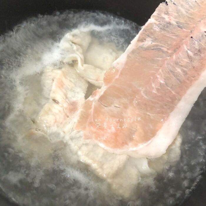 ➁茹でた肉は氷水ですぐに冷やして！