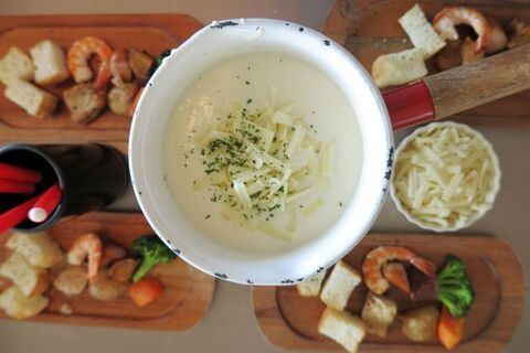 チーズフォンデュの人気具材33選 変わり種やおすすめの野菜は 暮らしニスタ