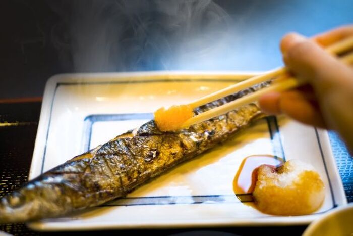 さんまの正しい食べ方やマナー 知っていますか 食べやすくてキレイな方法をチェック 暮らしニスタ さんまの正しい食べ方やマナー 知っていますか 食べやすくてキレイな方法をチェック 暮らしニスタ