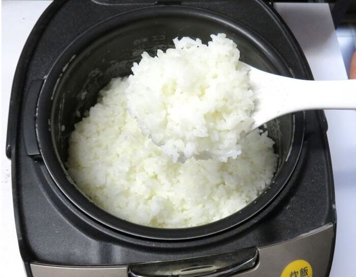 おにぎりを冷凍保存すると便利 上手な解凍方法やおすすめレシピもご紹介 暮らしニスタ