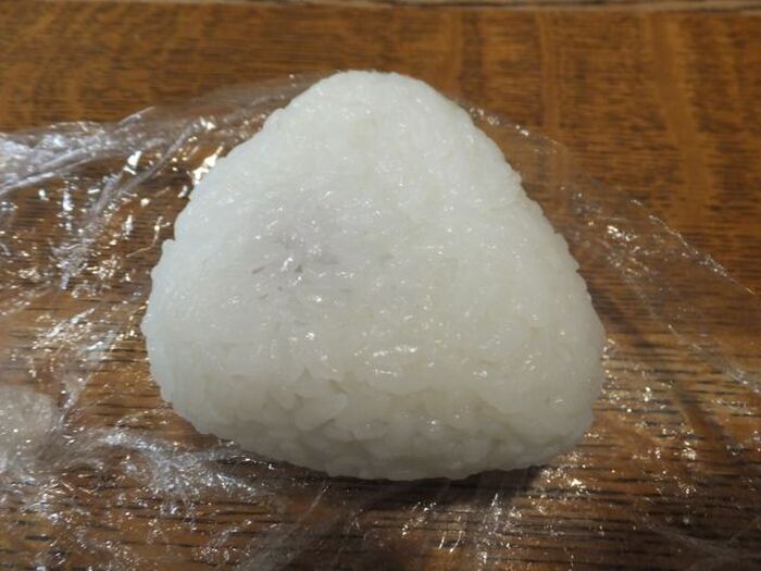 おにぎりを冷凍保存すると便利 上手な解凍方法やおすすめレシピもご紹介 暮らしニスタ