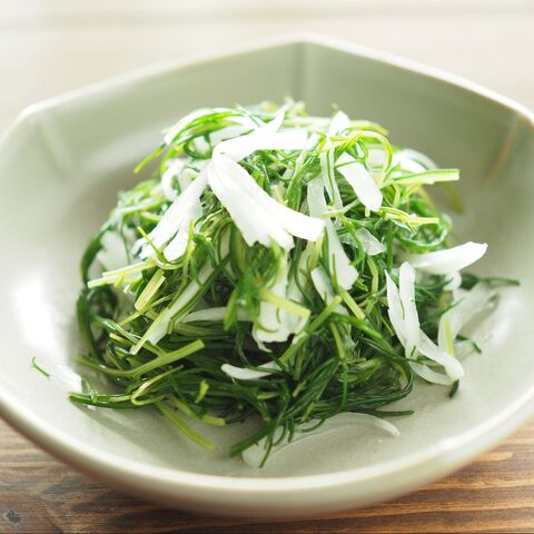 シャキシャキ食感が止まらない 玉ねぎとおかひじきのさっぱり和え物 暮らしニスタ