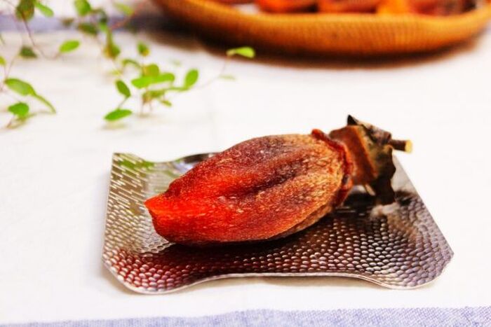 干し柿の簡単な作り方が知りたい 作る時期や焼酎を使ったコツを紹介 暮らしニスタ