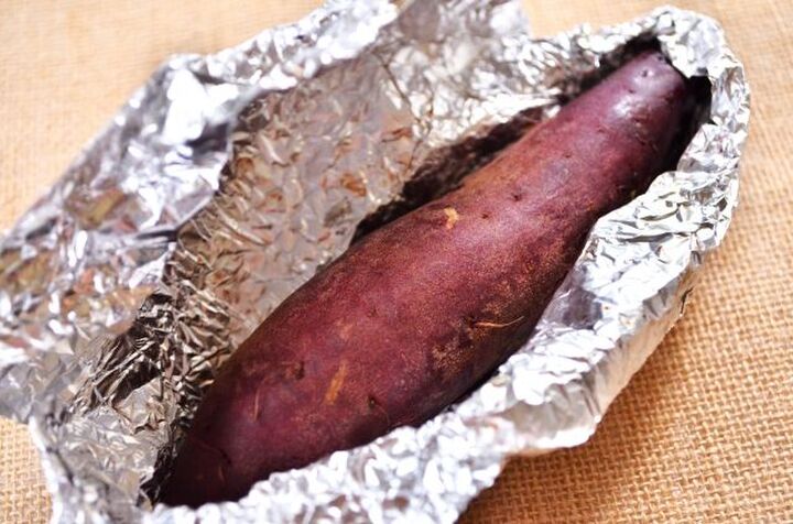 電子レンジでアルミホイル使用は危険!火花が出る理由は?使えるケースも紹介