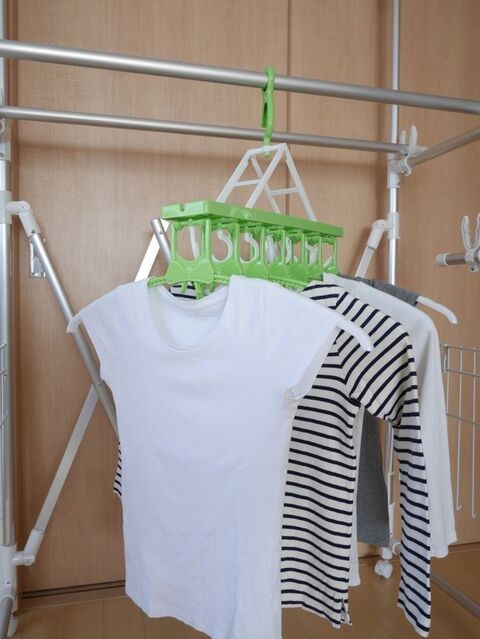 乾かない 臭いが気になる 干す場所がない 憂鬱な梅雨の洗濯を少しでもラクにする3つのこと 暮らしニスタ 乾かない 臭いが気になる 干す場所がない 憂鬱な梅雨の洗濯を少しでもラクにする3つのこと 暮らしニスタ
