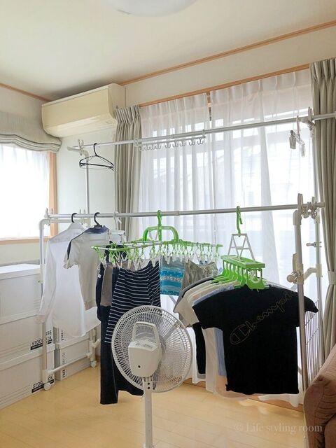 乾かない 臭いが気になる 干す場所がない 憂鬱な梅雨の洗濯を少しでもラクにする3つのこと 暮らしニスタ 乾かない 臭いが気になる 干す場所がない 憂鬱な梅雨の洗濯を少しでもラクにする3つのこと 暮らしニスタ