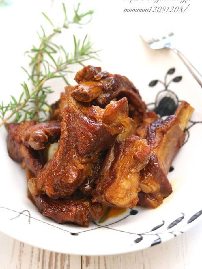 スペアリブとは 簡単レシピ 12選やオーブン 圧力鍋を使った調理法も 暮らしニスタ 骨つき豚バラ肉を豪快に手づかみでいただく dメニューニュース Nttドコモ