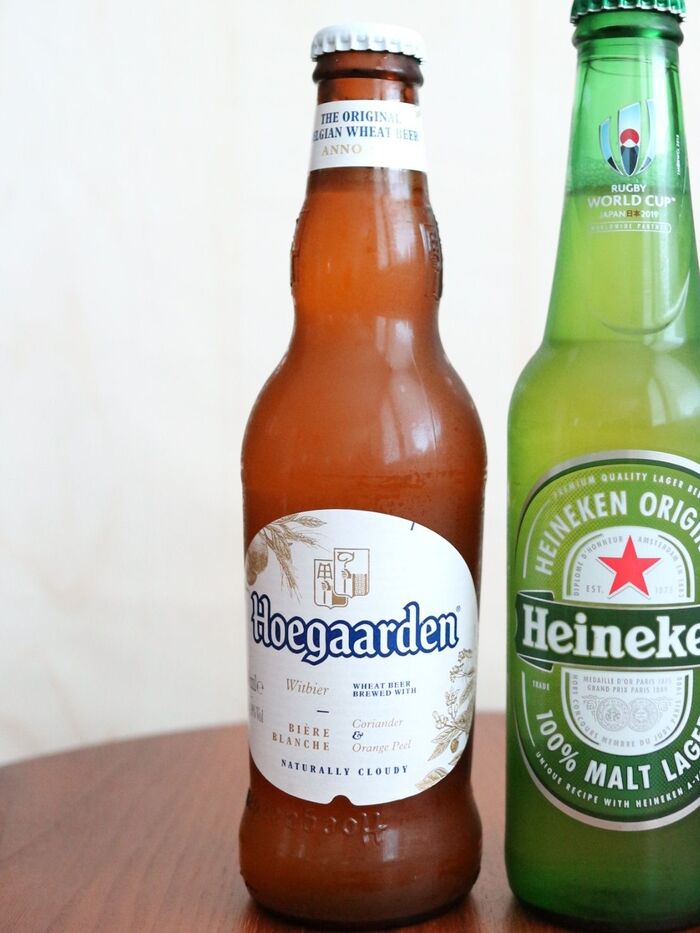 クリーミーな飲み心地のベルギーホワイトビール（写真中央）